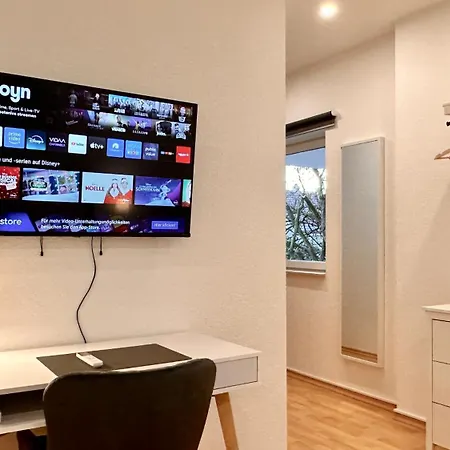 Bellahomes Apartments, Ground Floor, Aircondition, Private Parking, Airport 30 Min Daire