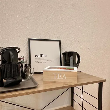 Bellahomes Apartments, Ground Floor, Aircondition, Private Parking, Airport 30 Min