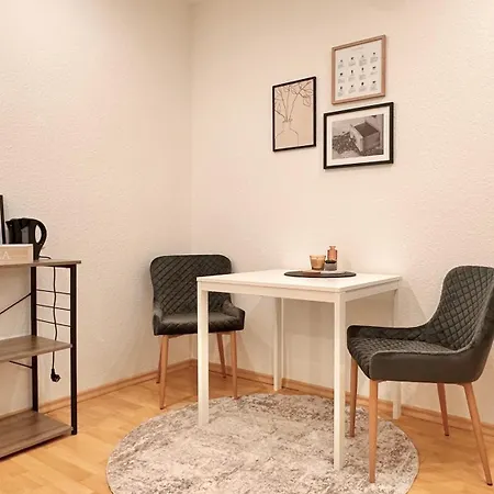 Daire Bellahomes Apartments, Ground Floor, Aircondition, Private Parking, Airport 30 Min