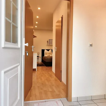 Bellahomes Apartments, Ground Floor, Aircondition, Private Parking, Airport 30 Min * Erlensee