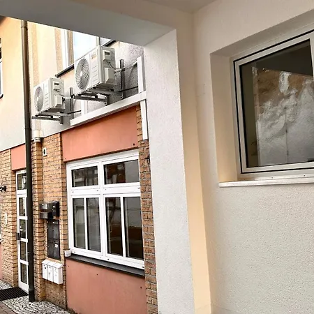 アパート Bellahomes Apartments, Ground Floor, Aircondition, Private Parking, Airport 30 Min *