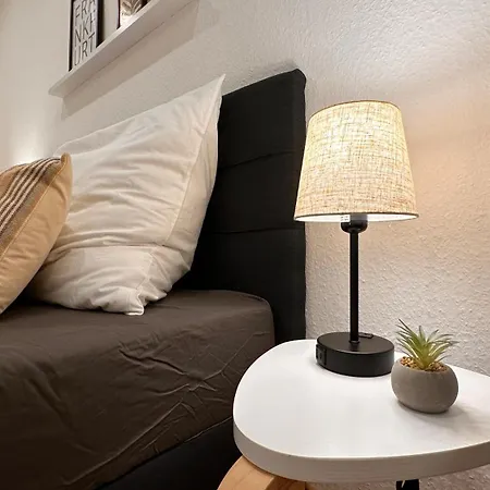 Bellahomes Apartments, Ground Floor, Aircondition, Private Parking, Airport 30 Min Erlensee