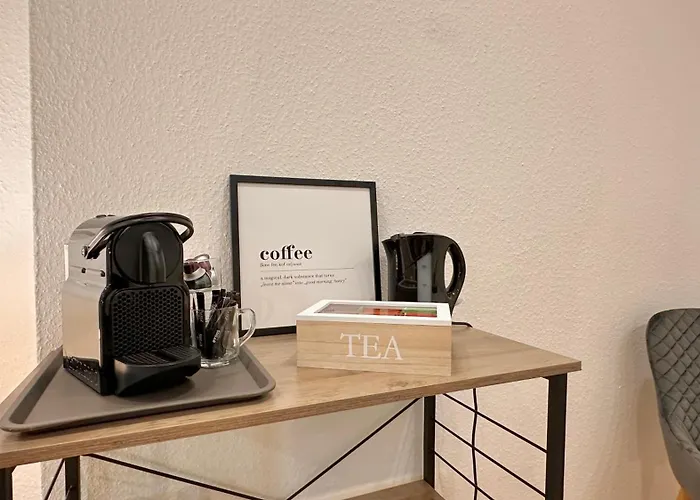 Bellahomes Apartments, Ground Floor, Aircondition, Private Parking, Airport 30 Min