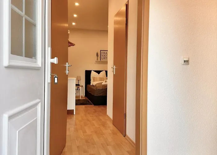 Bellahomes Apartments, Ground Floor, Aircondition, Private Parking, Airport 30 Min * Erlensee