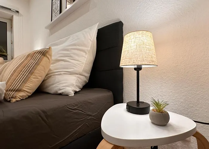 Bellahomes Apartments, Ground Floor, Aircondition, Private Parking, Airport 30 Min Erlensee