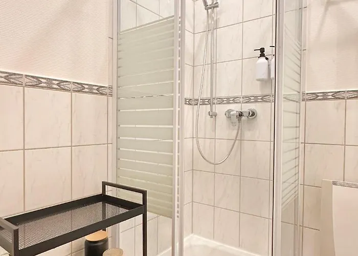 Bellahomes Apartments, Ground Floor, Aircondition, Private Parking, Airport 30 Min Daire Erlensee