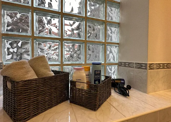 Bellahomes Apartments, Ground Floor, Aircondition, Private Parking, Airport 30 Min Erlensee